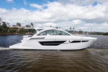 50' Cruisers Yachts 2018 Yacht For Sale